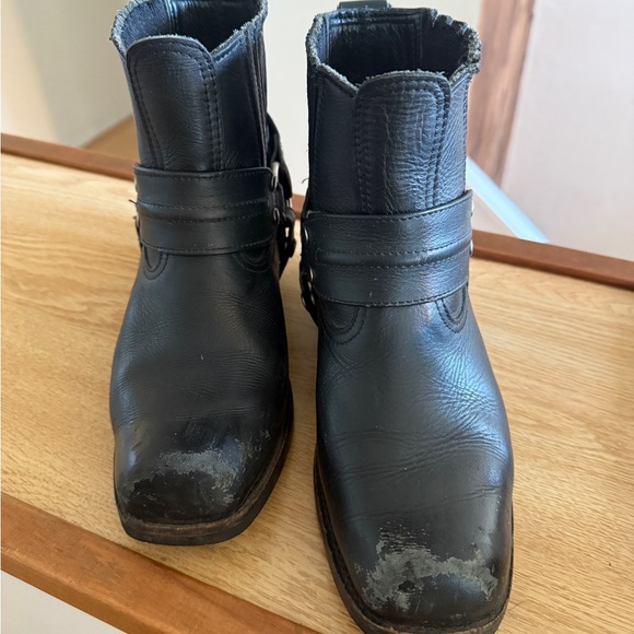 REAL LEATHER Black Chelsea Boots from @vilelaboots - Picture 3 of 12